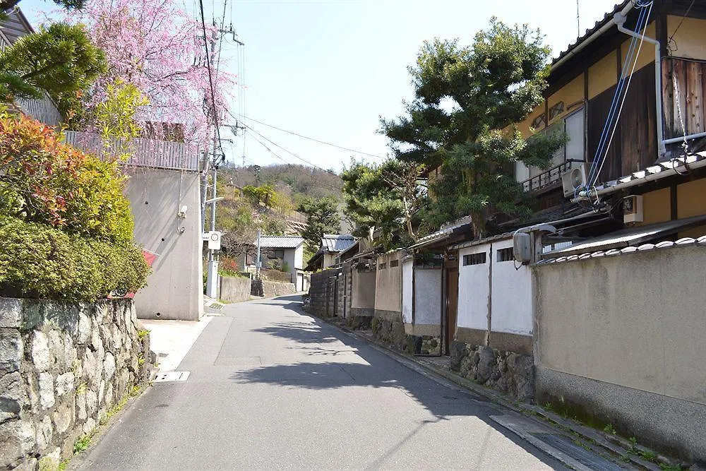 Guest House Hennka Kyoto